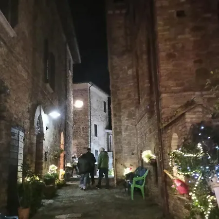 Romantic In The Village Of Castelleone, Vicino Deruta, Assisi, Perugia, Montefalco Lejlighed